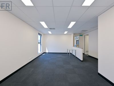4 / 437 Yangebup Road, Cockburn Central