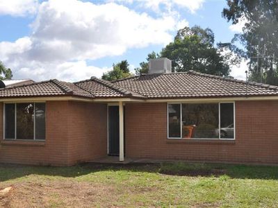 7 Thomson St, Forbes
