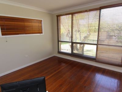 25 The Lakes Way, Forster