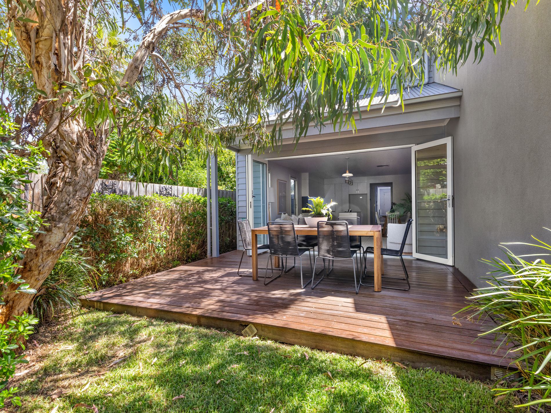 19 Russell Place, Williamstown