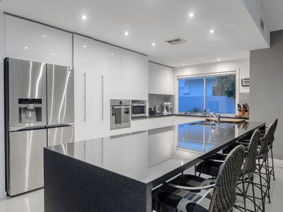 #98 Southaven Drive, Helensvale