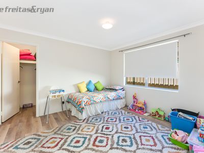 17 Monticola Gardens, Aubin Grove