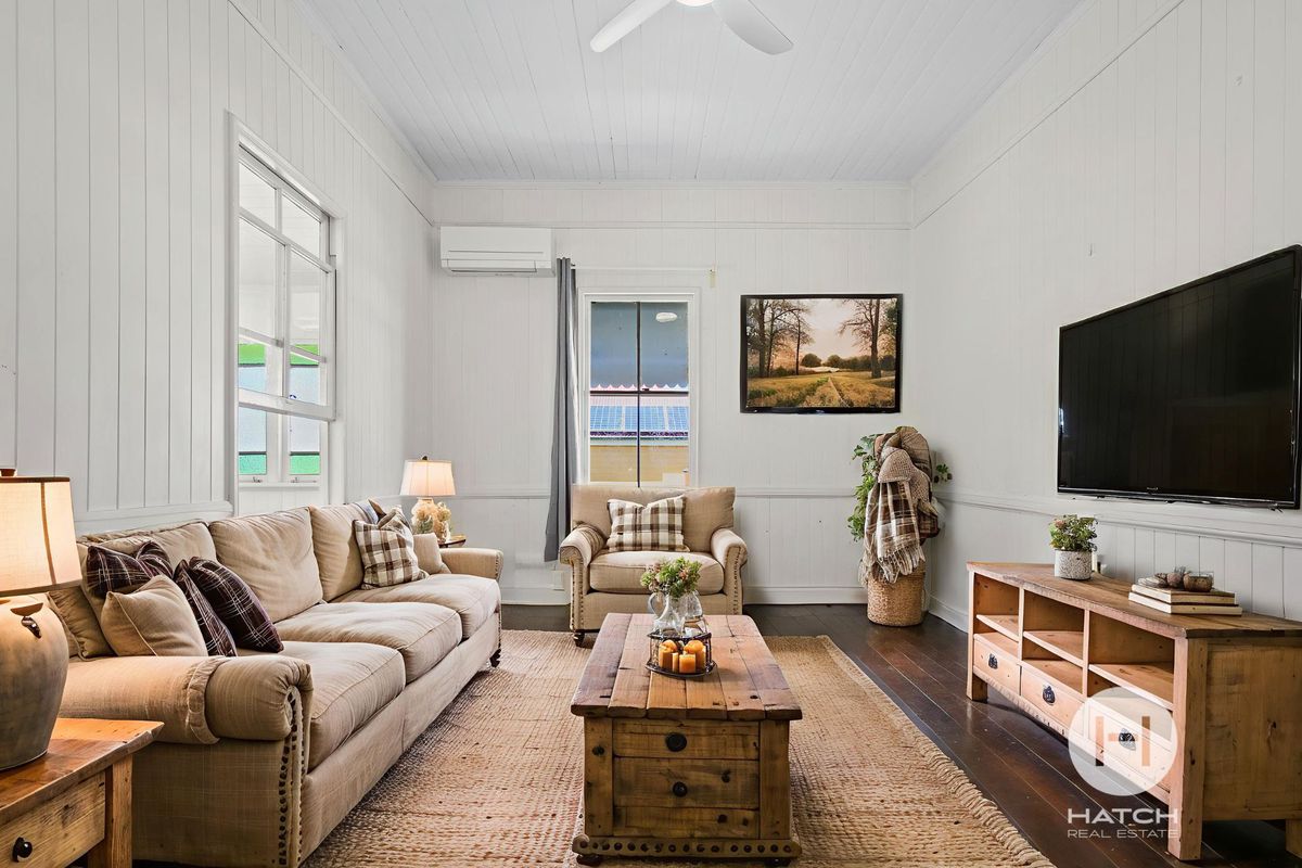 Charming Queenslander with Huge Shed & Yard – Inner-City Gem!