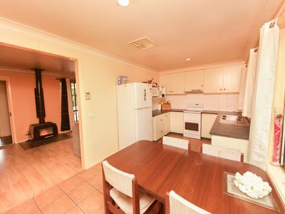 11 Bass Place, Dubbo