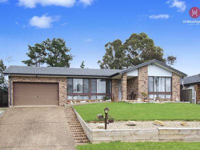 15 Usher Close, Abbotsbury