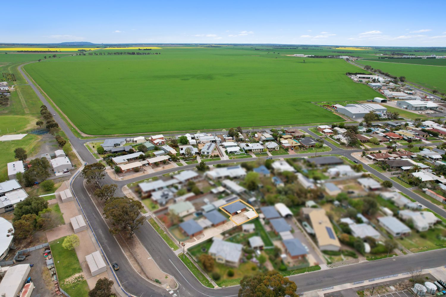 3 / 4 Remlaw Road, Horsham