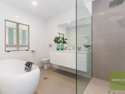 32 Tippett Street, Gulliver