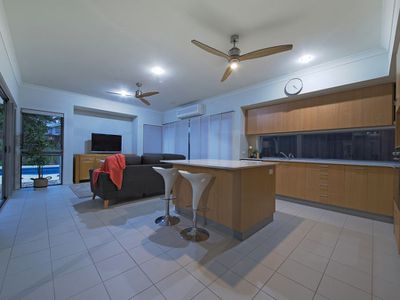 18 Barrington Crescent, Wakerley