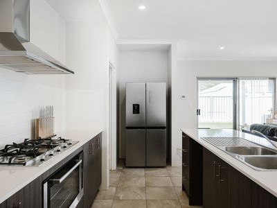 18 Yandal Way, Golden Bay