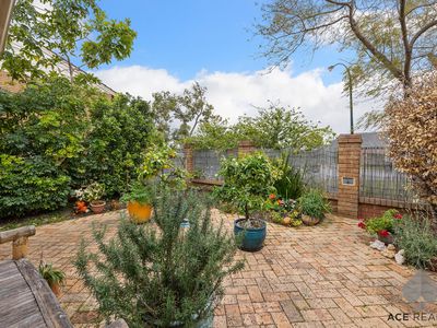 7 / 9 MacDonald Road, Applecross