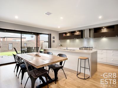 3 Quist Parade, Cranbourne West