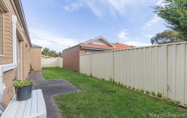 5 / 6A IRIS PLACE, Pakenham