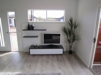 5 Sommerset Drive, Atherton