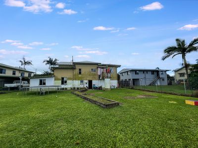6 BLACKWOOD STREET, Goondi Bend