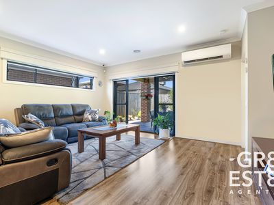 23 Nagle Crescent, Cranbourne West