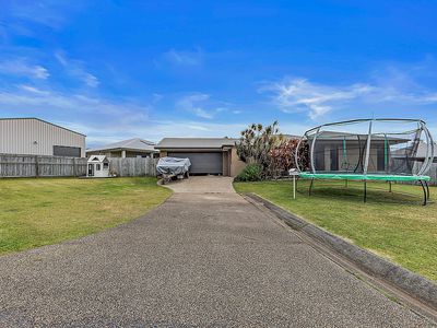 4 Keel Court, Cannonvale