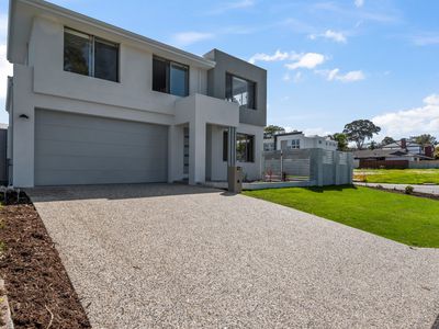 21 Corbett Way, Booragoon