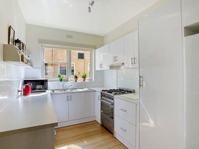 16 / 49A Kensington Road, South Yarra