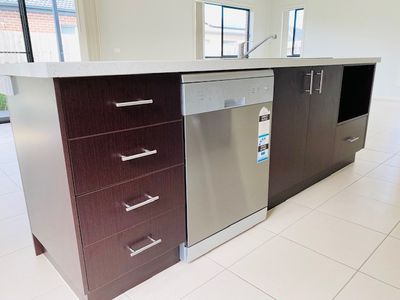 10 Partridge Way, Point Cook