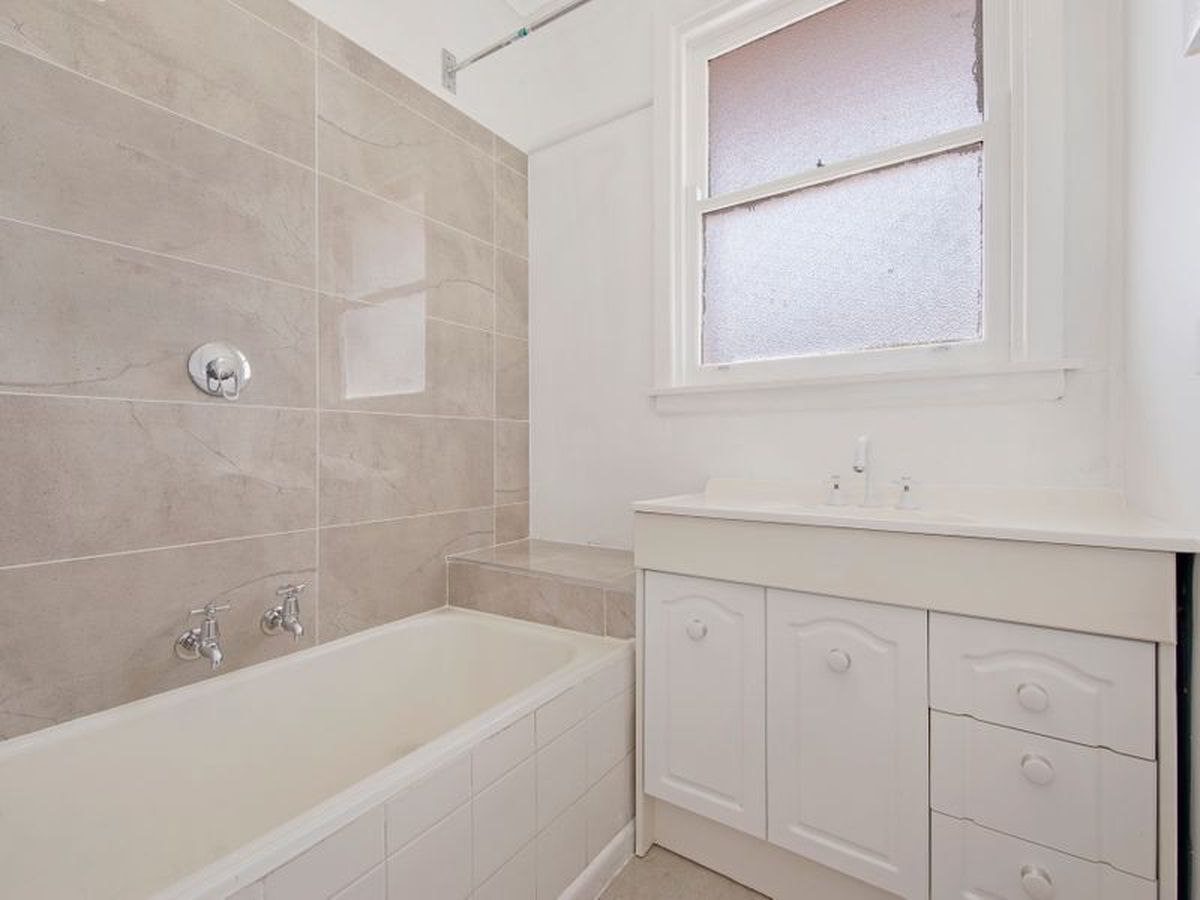 1 / 29 Hughes Crescent, Dandenong North
