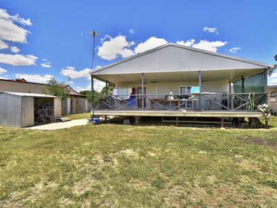 123 WREN STREET, Longreach