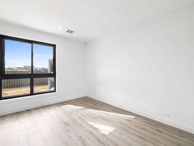10 Karl Langer Crescent, Taylor
