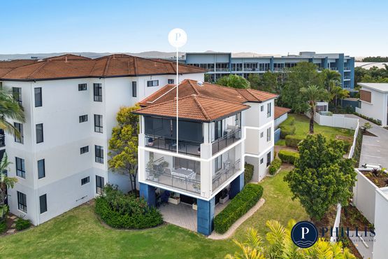 7006 Phoenix Palms Drive, Hope Island