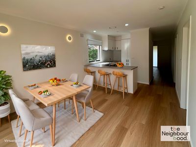 1 / 10 Templewood Crescent, Avondale Heights