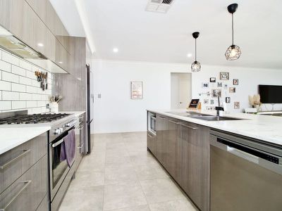 11 Winderie Road , Golden Bay