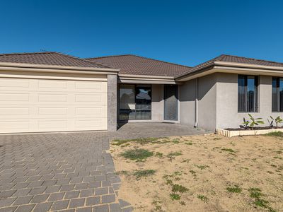 8 Yoorn Way, Bertram