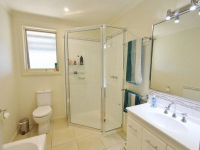 12 Kidston Parade, Mansfield