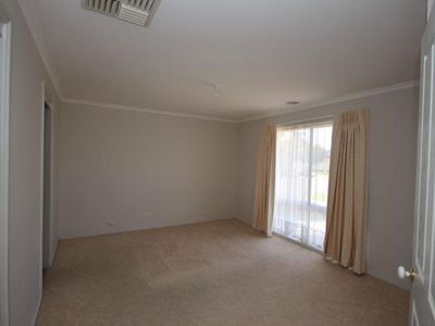 1 Chick Close, Wangaratta