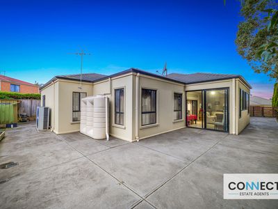 33 Champagne Grove, Narre Warren South