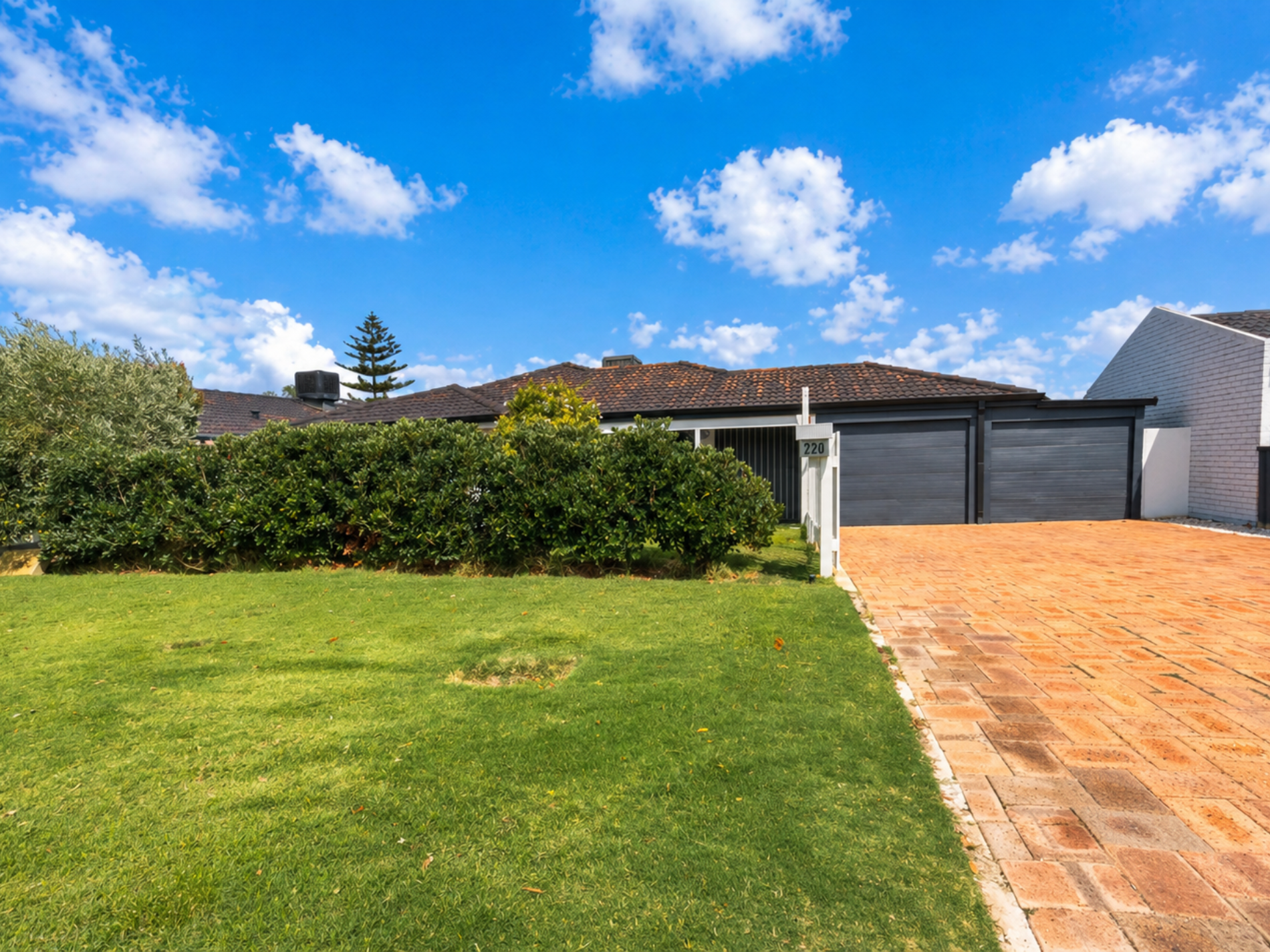 220 Summerlakes Parade, Ballajura