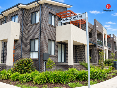 10 DEKANZO AVENUE, Middleton Grange