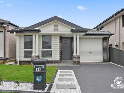 57 Flying Fox Circuit, Oakville