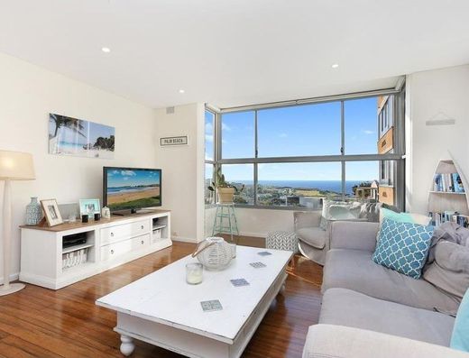 Two Bedroom Unit with Views of Clovelly