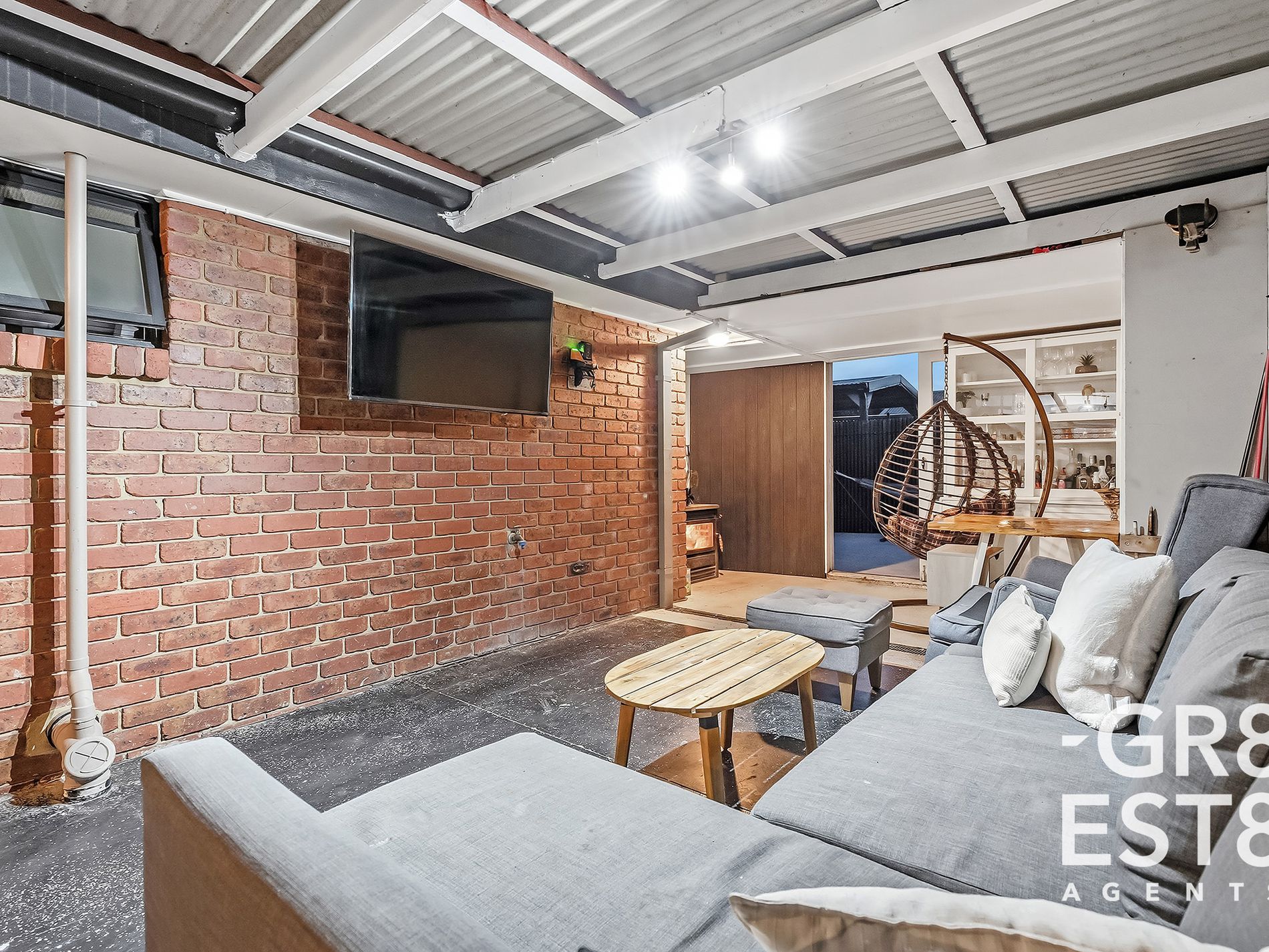 27 Lansell Drive, Cranbourne North