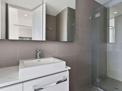 917 / 477 Boundary Street, Spring Hill