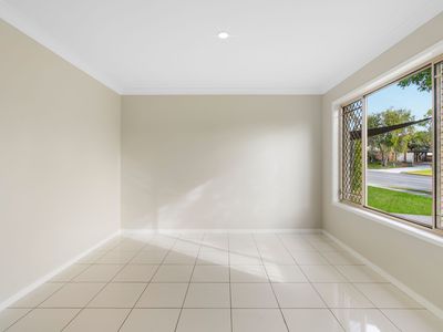16 School Road, Wynnum West