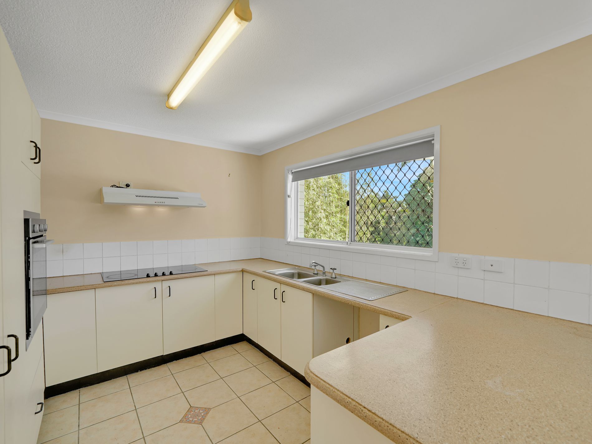 2 / 8 Victor Street, Alexandra Headland