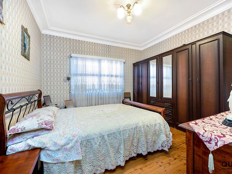 138 St Johns Road, Cabramatta West