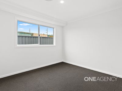 25 Yerrinbool Parade, Tullimbar