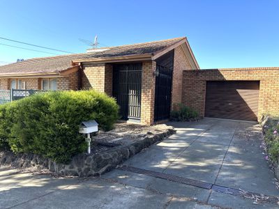1 / 77 Greensborough Road, Macleod