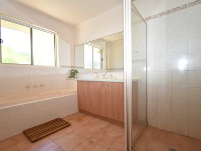 1A MCHARG PLACE, Beechworth