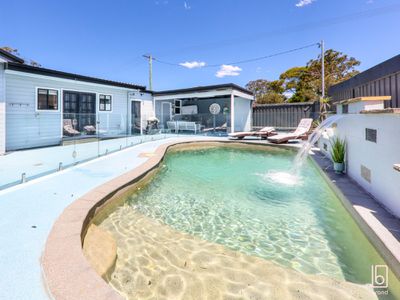 82 The Corso, Gorokan