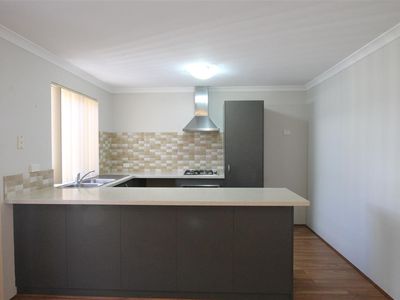 4 / 24 Windemere cres, Nollamara