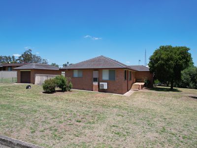 15 MACKENZIE STREET, Merriwa
