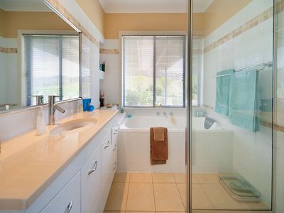 878 Centaur Road, Hamilton Valley