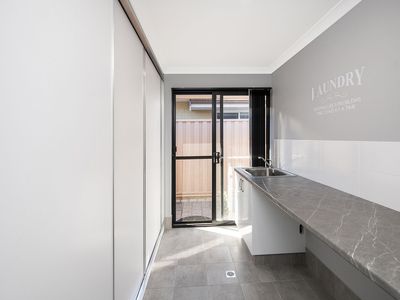 3 Luminous Boulevard, Bennett Springs